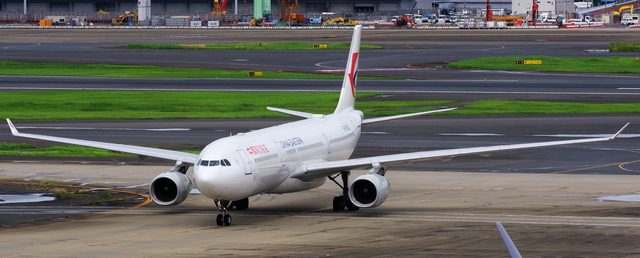 CES_A330-300_B-6083_0004.jpg