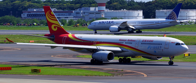 CHH_A330-300_B-8118_0001.jpg