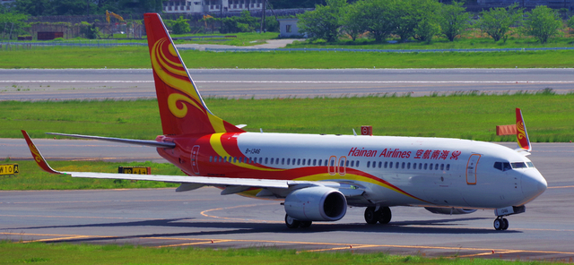 CHH_B737-800_B-1346_0001.jpg