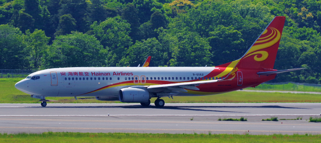 CHH_B737-800_B-6062_0002.jpg
