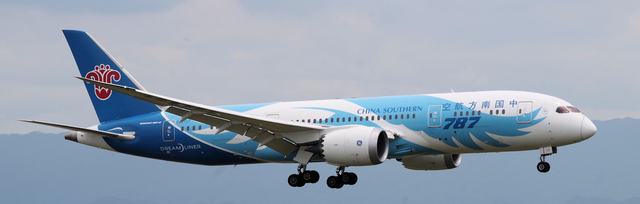 CSN_B787-8_2727_0001.jpg