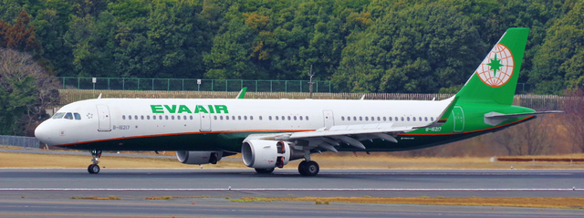 EVA_A321-200_B-16217_0004.jpg