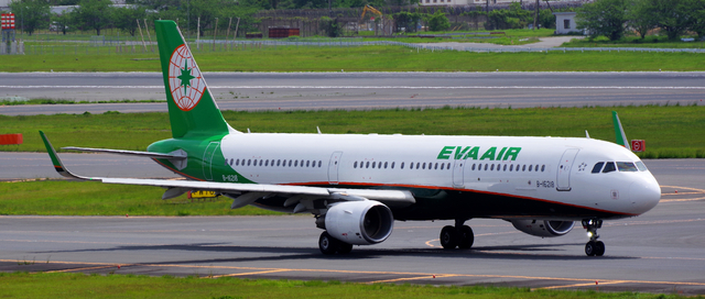 EVA_A321-200_B-16218_0007.jpg