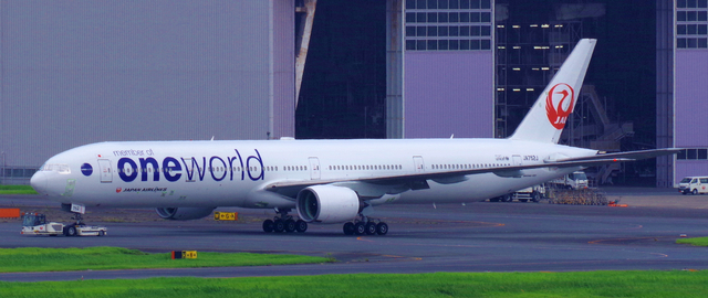 JAL_B777-300_752J_0014.jpg
