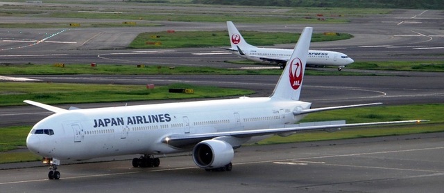 JAL_B777-300_8941_0004.jpg