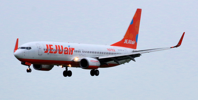 JJA_B737-800_7213_0007.jpg