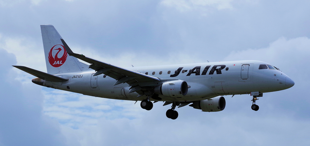 JLJ_ERJ-170-100_212J_0004.jpg