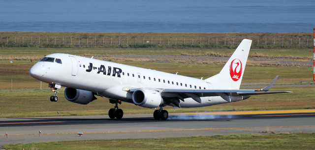 JLJ_ERJ-190-100_241J_0013.jpg