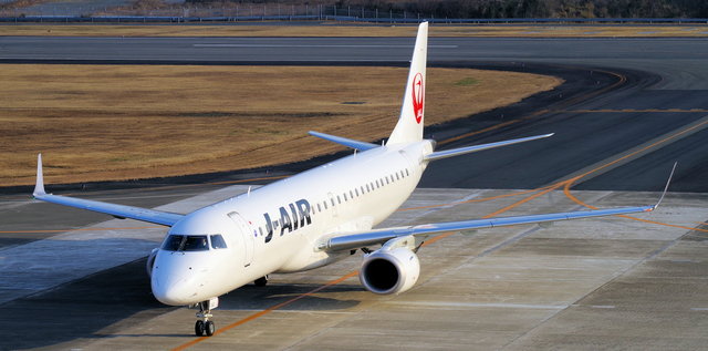JLJ_ERJ-190-100_242J_0007.jpg