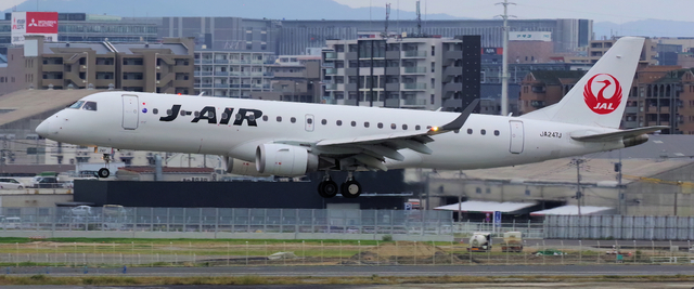 JLJ_ERJ-190-100_247J_0002.jpg