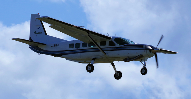 Nakanihon_Cessna208_818N_0011.jpg