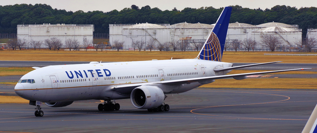 UAL_B777-200ER_N77019_0006.jpg
