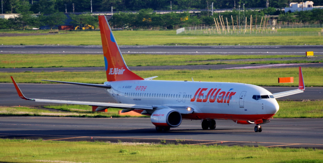 JJA_B737-800_HL8335_0002.jpg